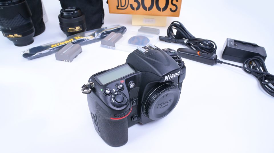 Nikon D300s mit 2 Objektive I 3 Batterien I Top Zustand in Erlensee