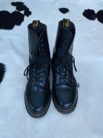 Schwarze Dr. Martens, kaum getragen, gr. 39 Düsseldorf - Golzheim Vorschau