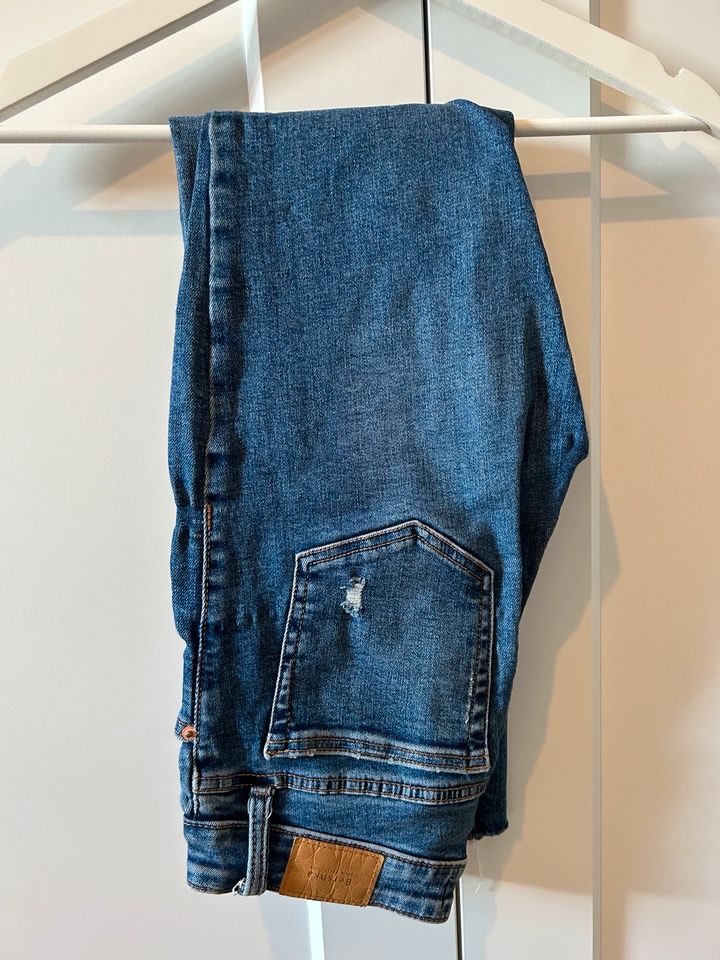 Verkaufe Jeans in der Größe XS/34 in Ebsdorfergrund