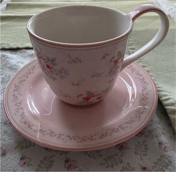 Schönes Greengate Set Marley Pale Pink Tasse Untersetzer in Breckerfeld