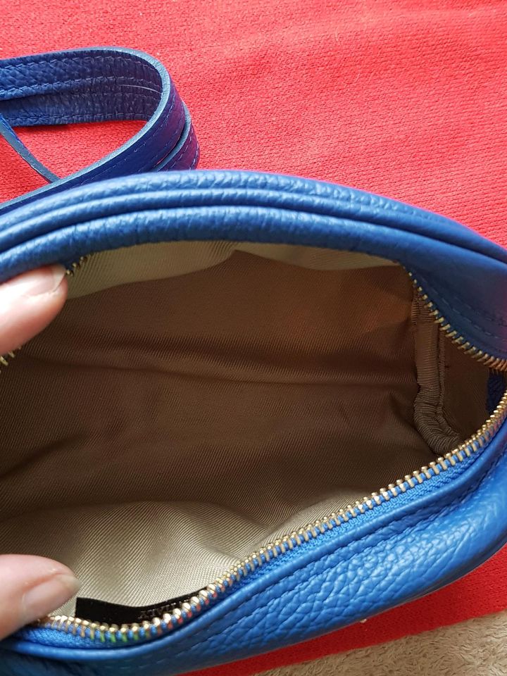 Tasche Leder Royal blau, neu in Mühlheim am Main