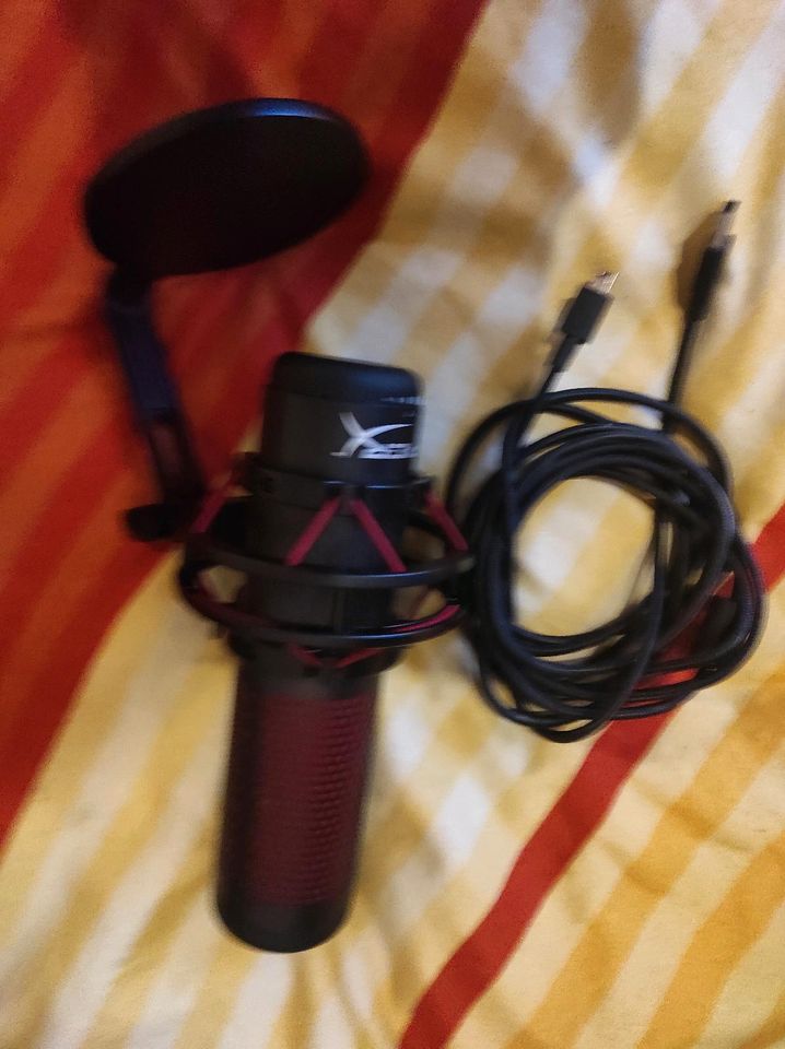 Hyper X Quadcast USB Microphone in Nördlingen