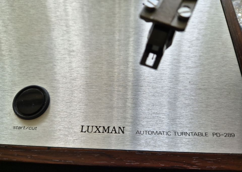 Luxman Automatic Plattenspieler PD-289 mit Luxman 320C MC in Erolzheim