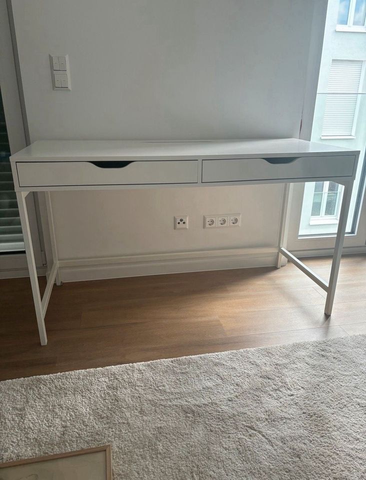 IKEA ALEX Schreibtisch, weiß, 132x58 cm in Dresden