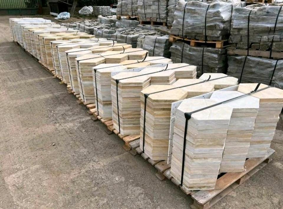 Sandsteine,rustikale Sandsteinplatten, Bodenplatten, Platten in Weismain