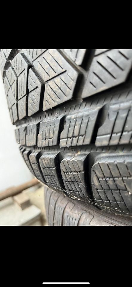 Pirelli Scorpion Winterreifen 265 / 40 R21 105V in Kulmbach