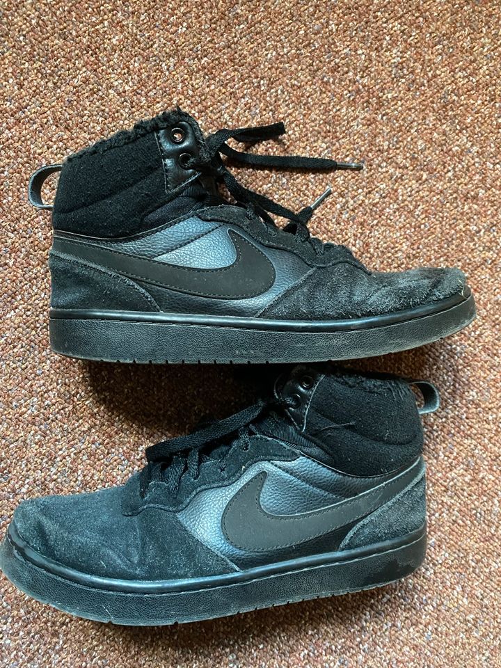 Nike, Winterschuhe, Winterstiefel, schwarz, Größe 40 in Eschweiler