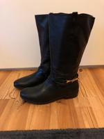 Neuwertige Lederstiefel mit weitem Schaft und Golddetails München - Berg-am-Laim Vorschau