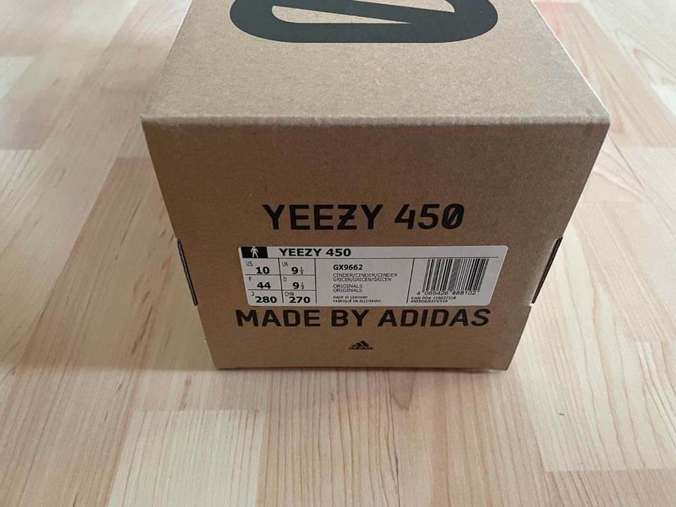 Yeezy 450 Cinder Größe EU 44 US 10 in Sittensen