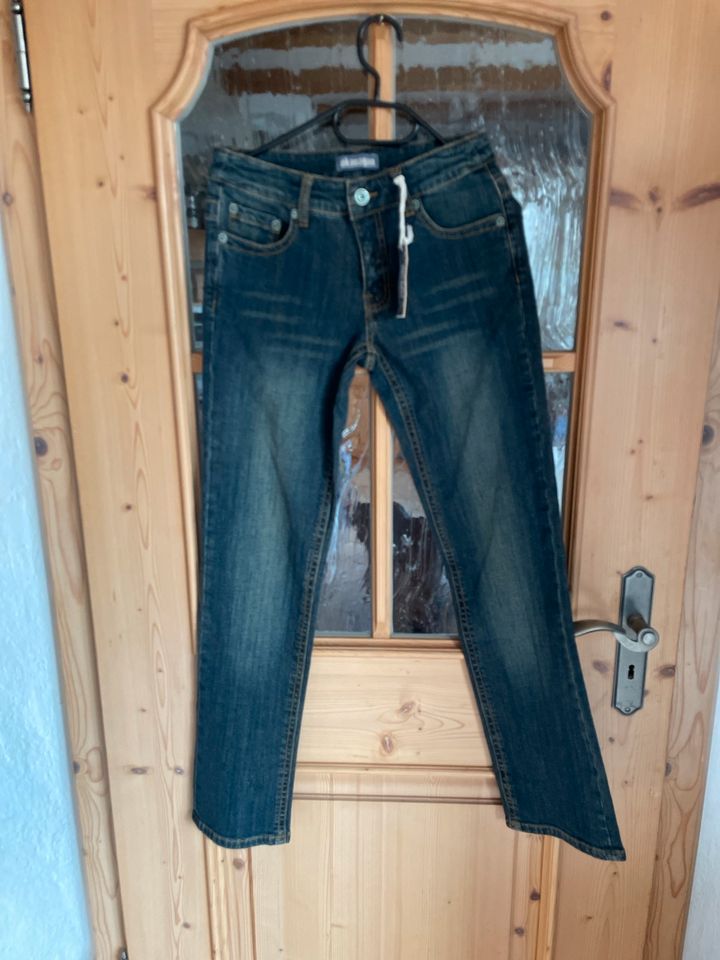 Jeanshose neu in Halfing