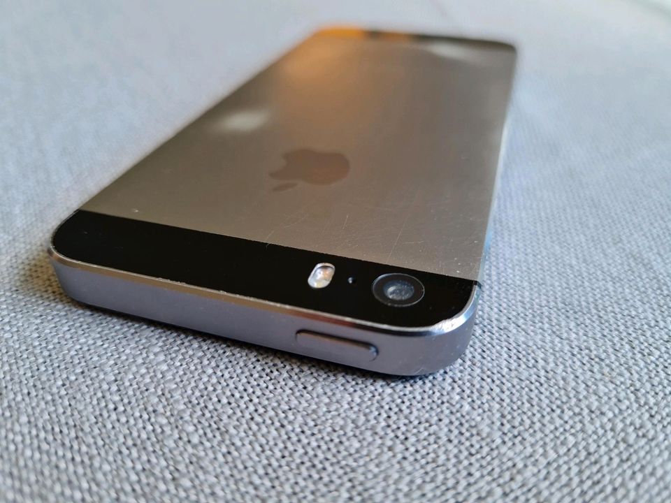 Apple iPhone 5s / 64 GB / IOS 12.5.7 / gebraucht in Kehl