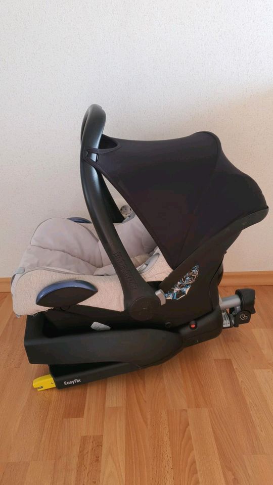 Maxi Cosi mit Isofixstation Easy fix in Aachen