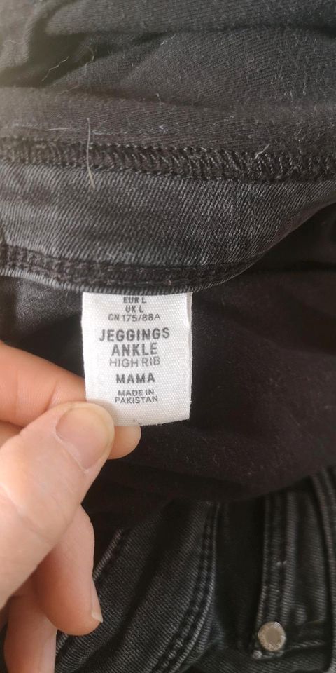 H&M Umstands Jeans Gr. L in Overath