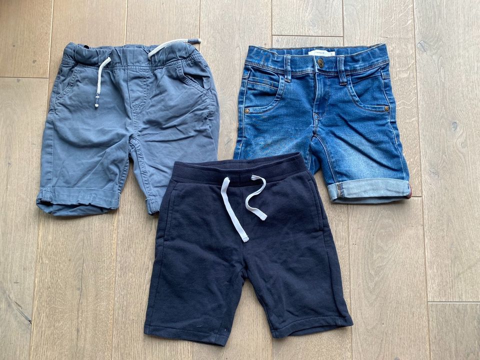 Jungen Shorts kurze Hose Gr. 110 Vertbaudet in Niederkassel