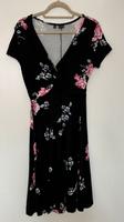 Sommerkleid Größe 40/42 Bodyflirt schwarz florales Muster neu Thüringen - Dornheim (Thüringen) Vorschau