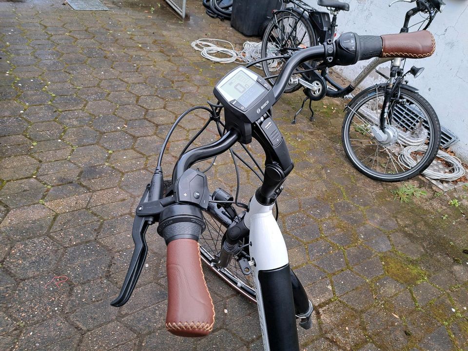 E Bike 28Zoll Damen GAZELLE Arroyo C7 + 2022..860km .NP 3400€ in Langwedel