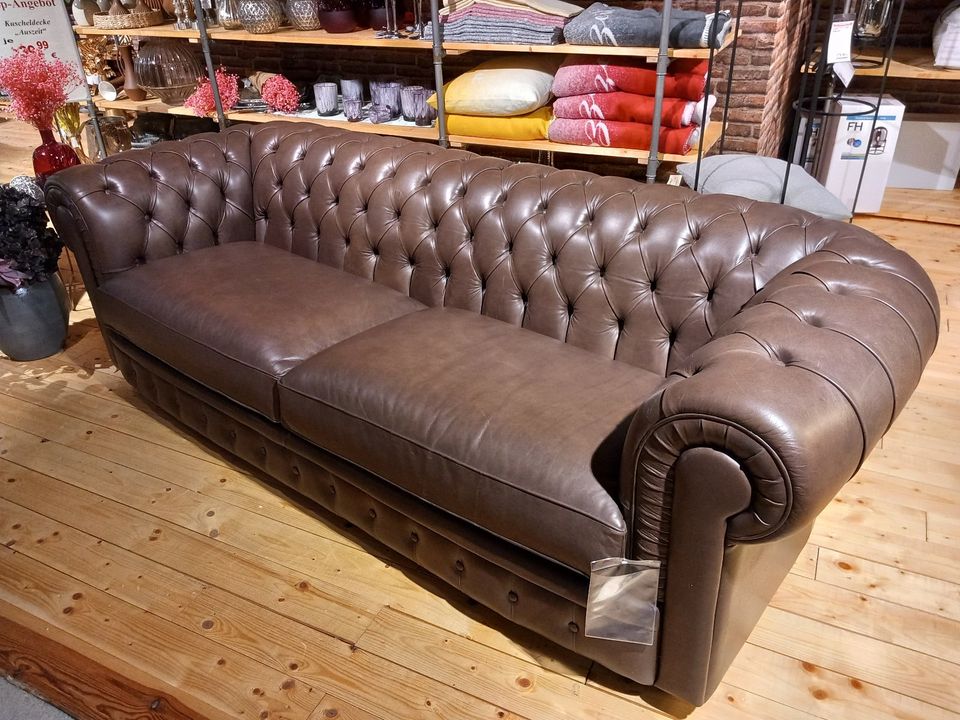 Sofa, Leder, dunkel braun, Ausstellungsstück, 1.997,--€** in Schneverdingen