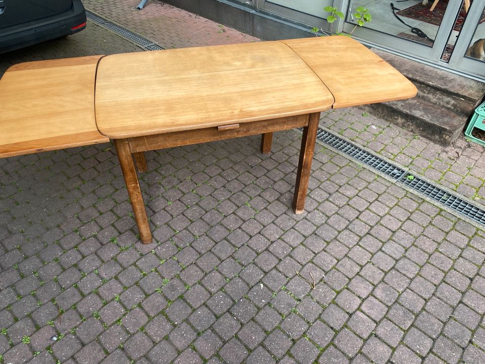 Schöner Holztisch, ausziehbar in Mannheim