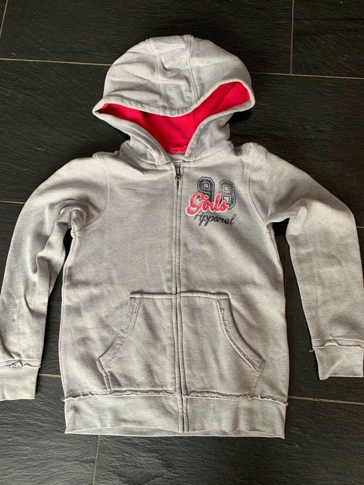 Sweat-Jacke/ZIP-Hoodie für Mädels, Gr. 134/140, NEUWERTIG ‼️ in Schwetzingen