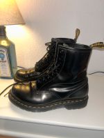 ⚜️ Dr.  Martens schwarz mit leichtem metallic Schimmer⚜️ Schleswig-Holstein - Ostenfeld (Husum) Vorschau