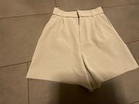 ZARA - Damen - Bermuda / Shorts - beige S Baden-Württemberg - Urbach Vorschau