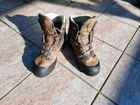 FAST NEUE Trekkingstiefel Hanwag ALASKA LADY GTX (Gr. 9) OVP Dresden - Klotzsche Vorschau