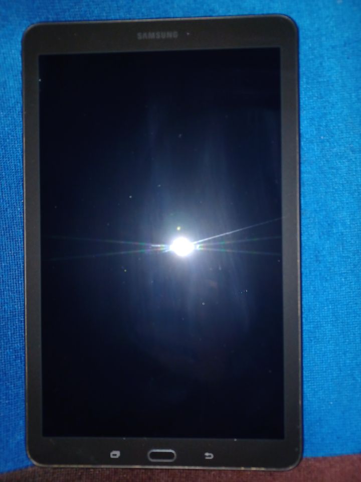 Samsung Galaxy Tab E T561 in Wadgassen