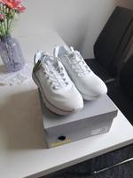 Turnschuhe von Bench neu Gr.39.nur heute für 30 Hessen - Kassel Vorschau