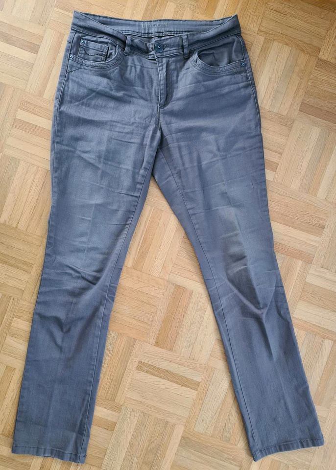 Jeans Bügelfalte Biaggini Gr. in Soest