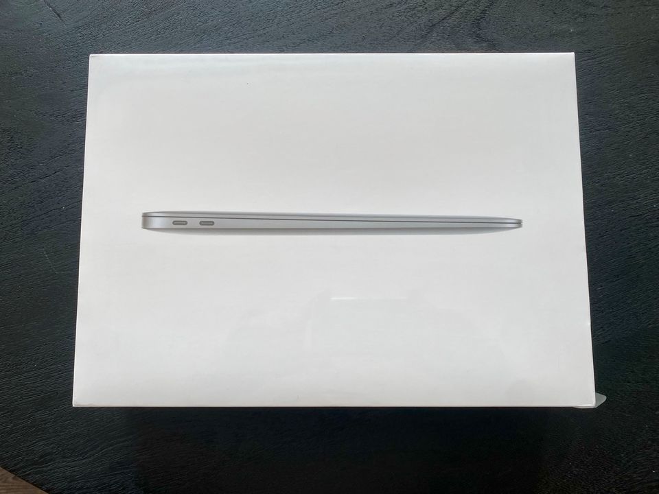 Apple MacBook Air M1 13,3“ Spacegrau NEU & Versiegelt in Oberursel (Taunus)