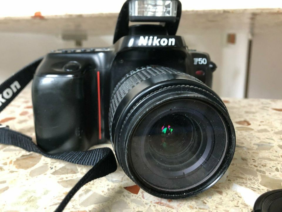 Nikon Spiegelreflexkamera AF Zoom-Nikkor  35-80mm - analog in Coburg