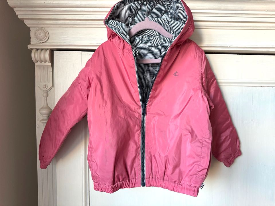 Petit Bateau Wendejacke Gr. 110 in München