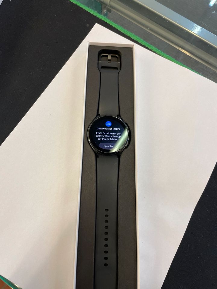 Samsung Galaxy Watch4, schwarz, 44mm, Wifi, GPS in Bochum