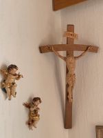 Holzkreuz geschnitzt Kr. Altötting - Tyrlaching Vorschau