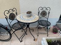 Kleiner Gartentisch mit zwei Stühlen Nordrhein-Westfalen - Bad Lippspringe Vorschau