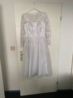 Brautkleid weiß Größe 38 lange Ärmel mit Stickereien Berlin - Treptow Vorschau