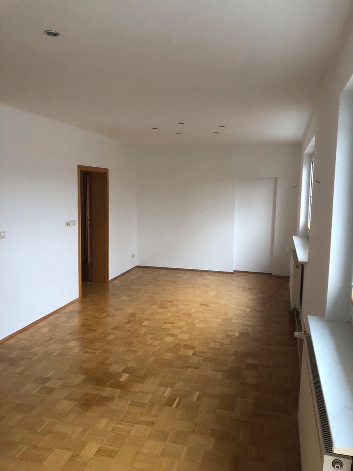 Wohnung 76 m2 in Rostock Hansaviertel 1050€ Warmmiete in Rostock