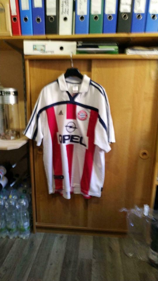 Sammlung Bayern Trikot Originalware in Neunburg