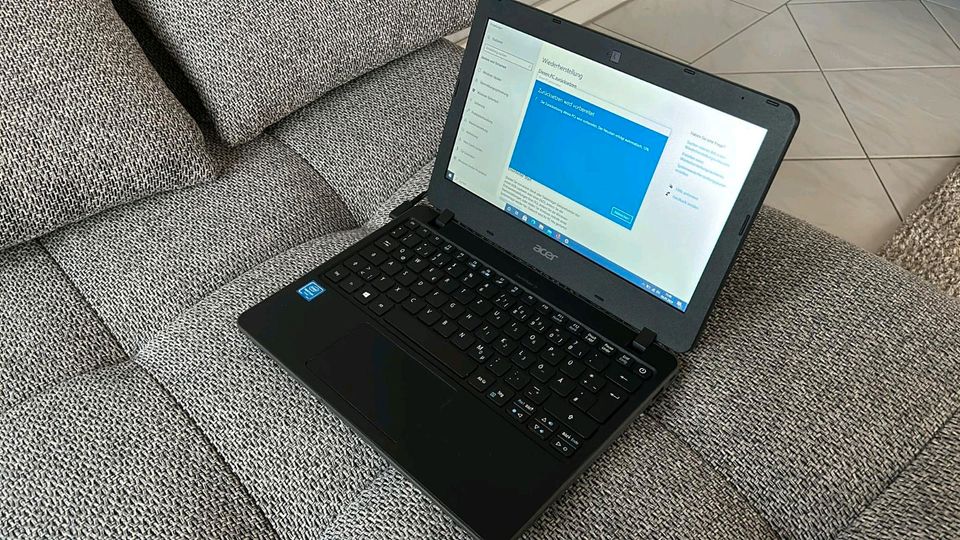 Laptop Acer Travel Mate B117-M in Parsberg
