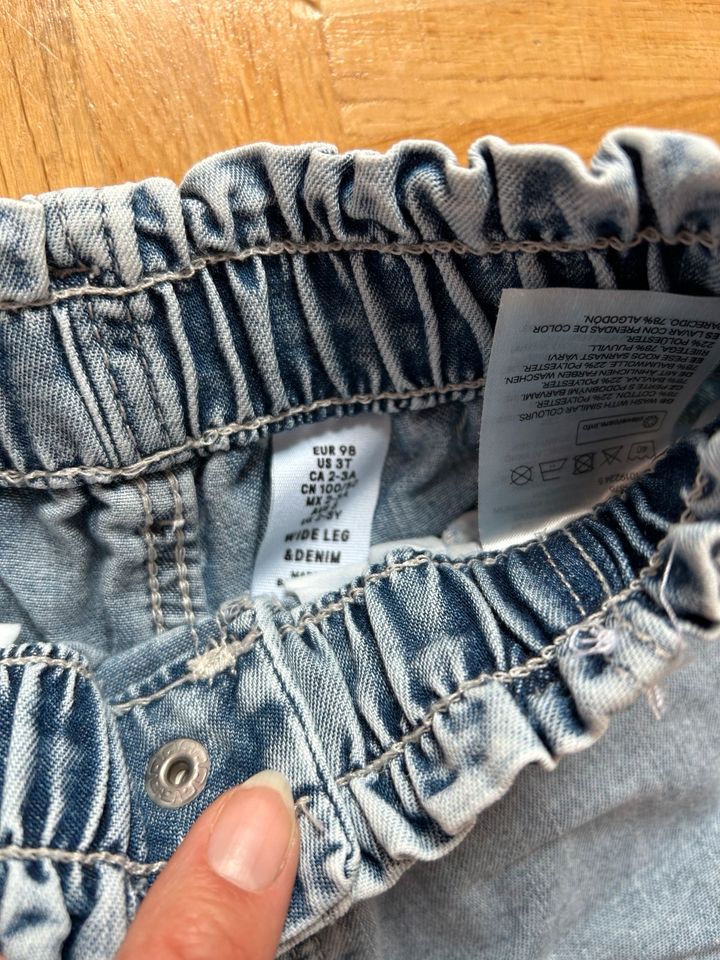 Jeanshose weich mit Gummibund von H&M in Heilbronn