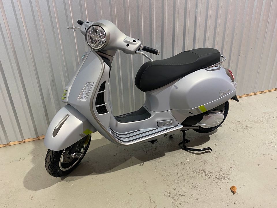 Vespa GTS 300 Super Tech Supertech Neufahrzeug Lieferung möglich in Barsbüttel