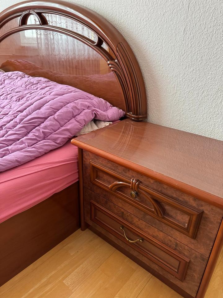 Bett mit Kommode zu verkaufen in Berlin Charlottenburg kleinanzeigen.de