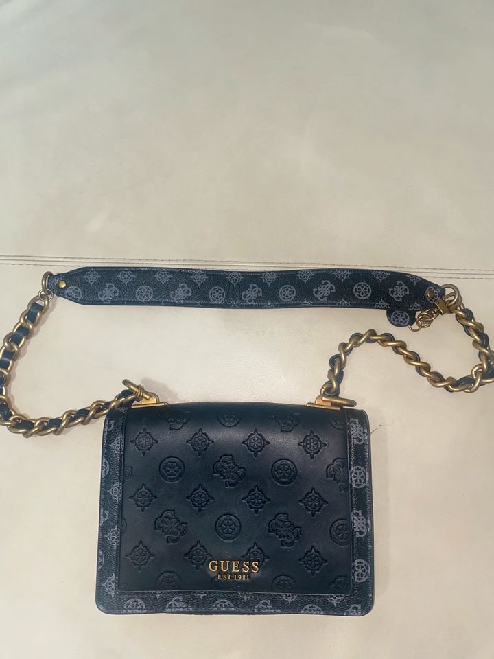 Guess beliebte Damen Handtasche Schwarz/Gold. NUR ABHOLUNG in München