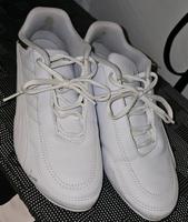 Biete hier ein paar Sneaker von Puma an Rheinland-Pfalz - Rutsweiler an der Lauter Vorschau