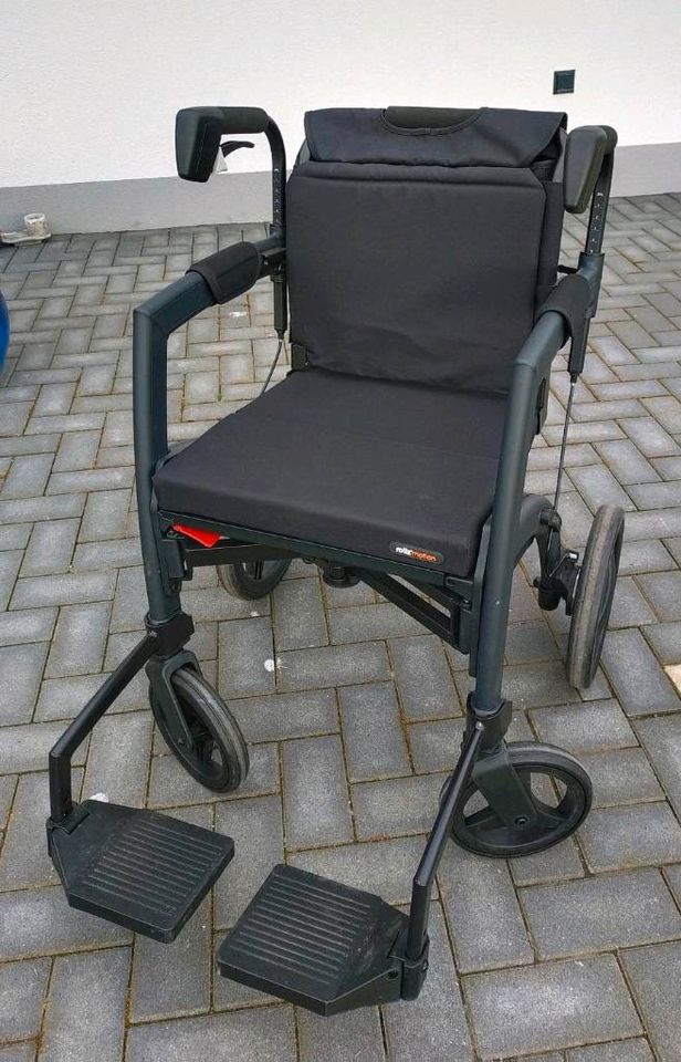 Rollz Motion Rollator plus Rollstuhl in Krummendeich