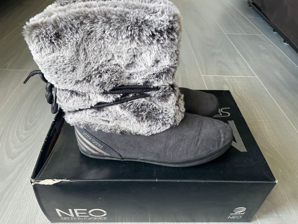 Adidas Winterboots (SG-Kollektion) in Pohlheim