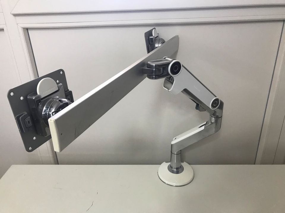 (4x) Humanscale M8 - Dual Monitor Tischhalterung mit Tischklemme in Ahaus