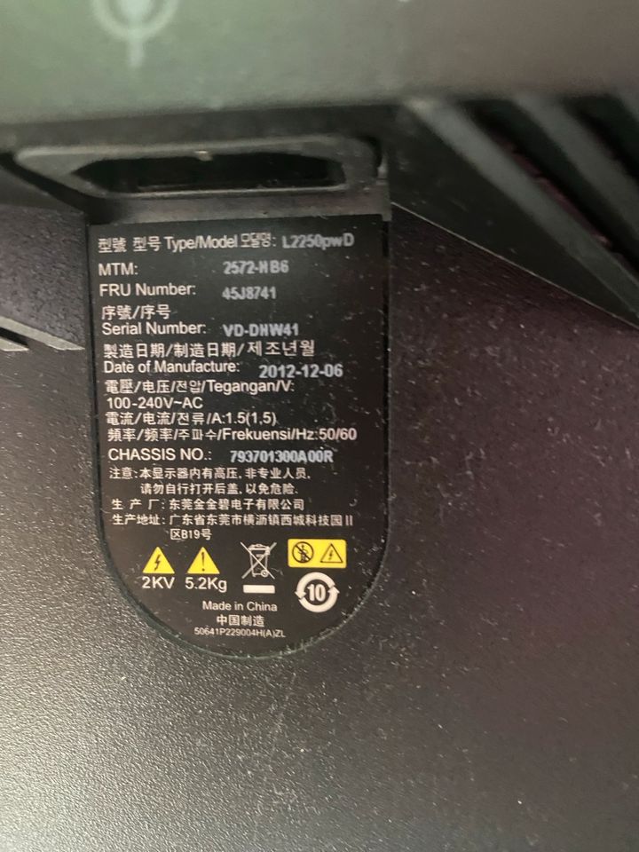 Lenovo Monitor 55cm in Wuppertal