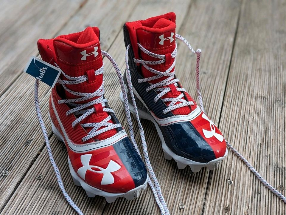 Neu Under Armour Fußball Schuhe Gr. 33  Knöchel hoch in Grafing bei München