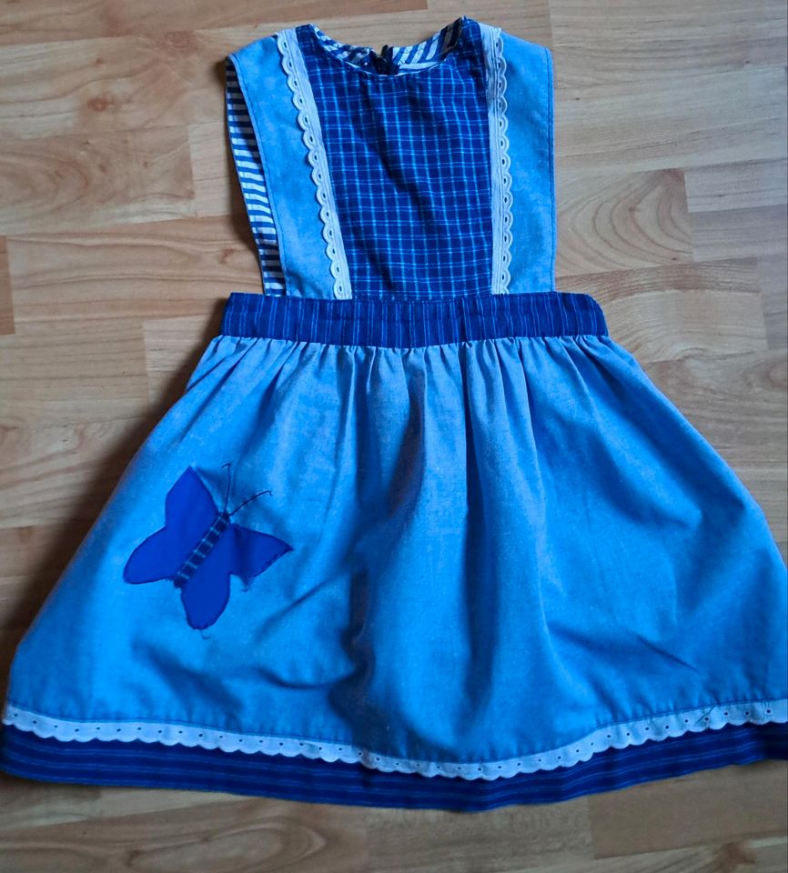 Blaues Kleinkind Kleid, genäht, in Hamburg